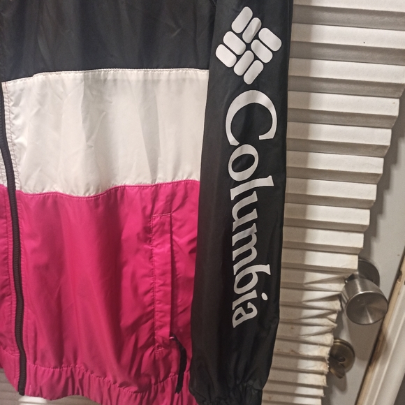 Women's Columbia Sandy Sail Hood Windbreaker Jacket. Size medium - Picture 4 of 12